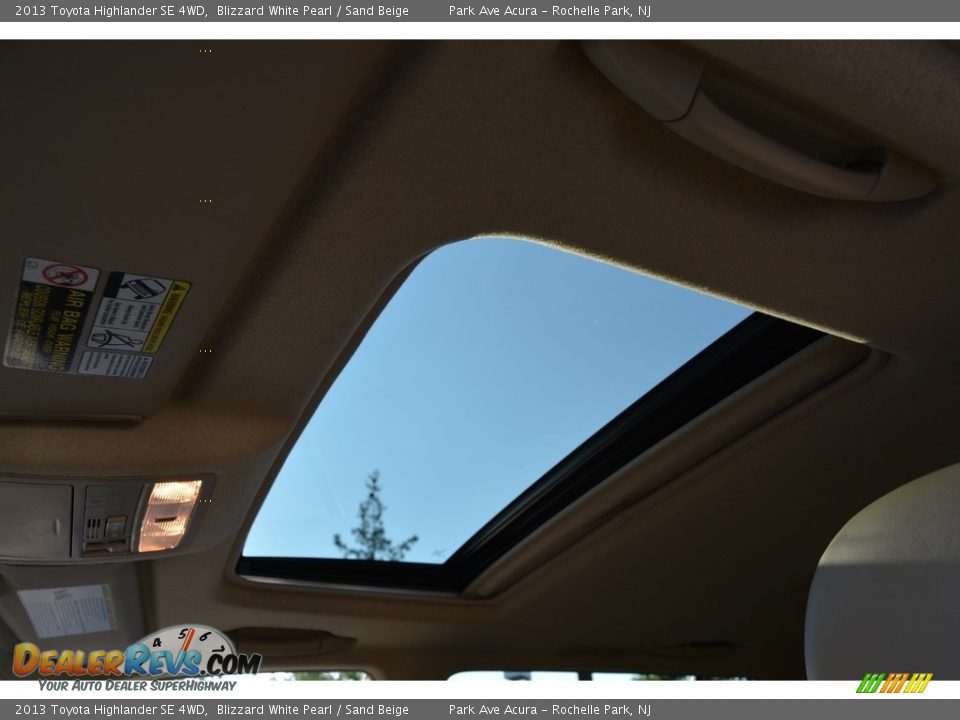 2013 Toyota Highlander SE 4WD Blizzard White Pearl / Sand Beige Photo #14