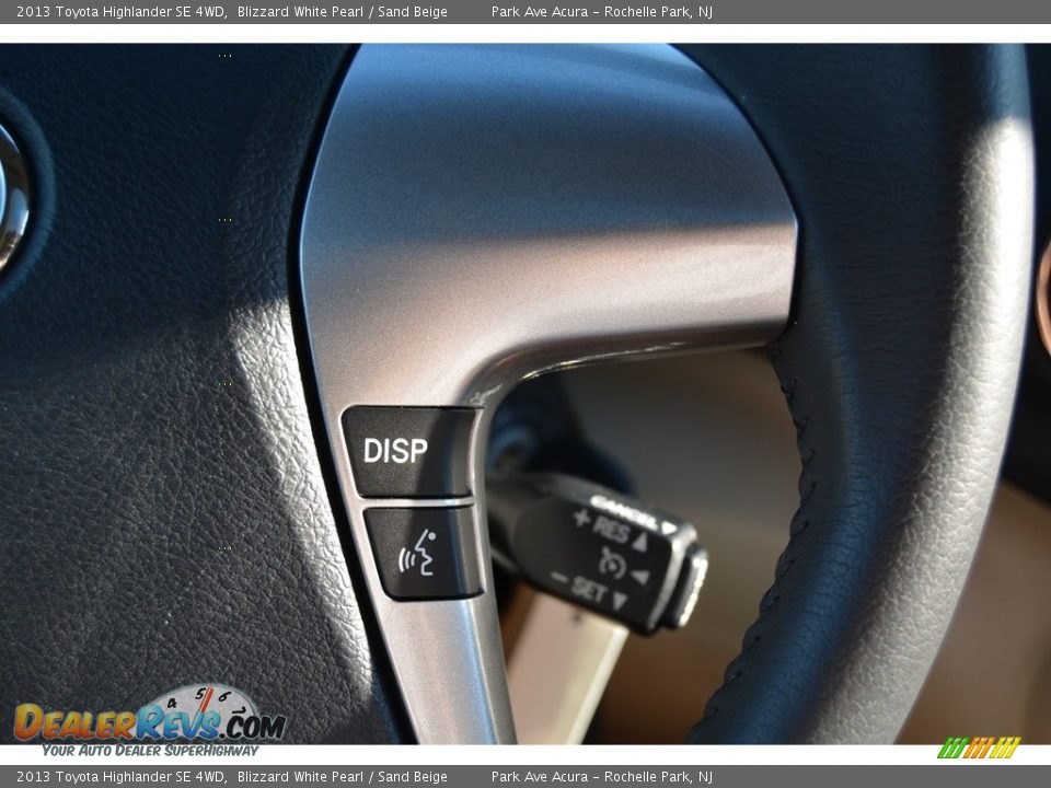 2013 Toyota Highlander SE 4WD Blizzard White Pearl / Sand Beige Photo #20