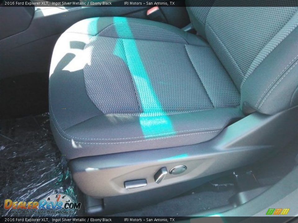 2016 Ford Explorer XLT Ingot Silver Metallic / Ebony Black Photo #31