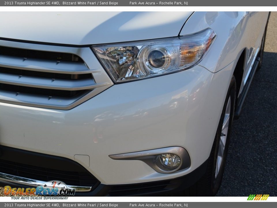 2013 Toyota Highlander SE 4WD Blizzard White Pearl / Sand Beige Photo #32