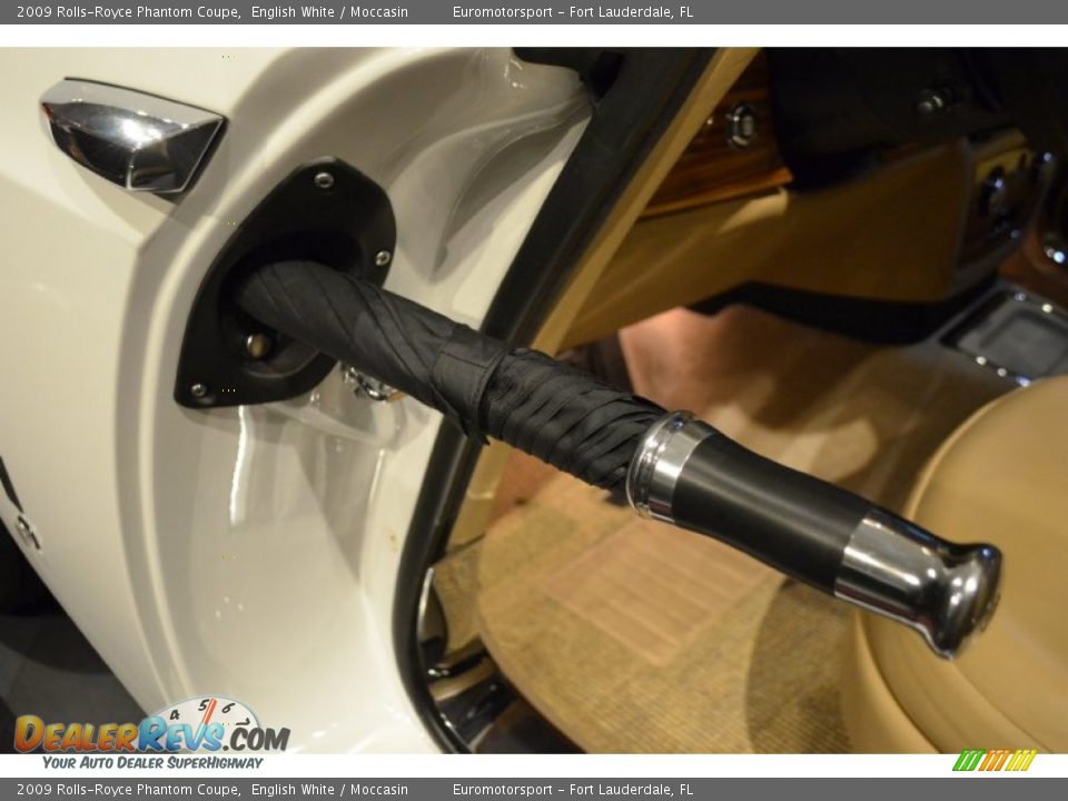 2009 Rolls-Royce Phantom Coupe English White / Moccasin Photo #19