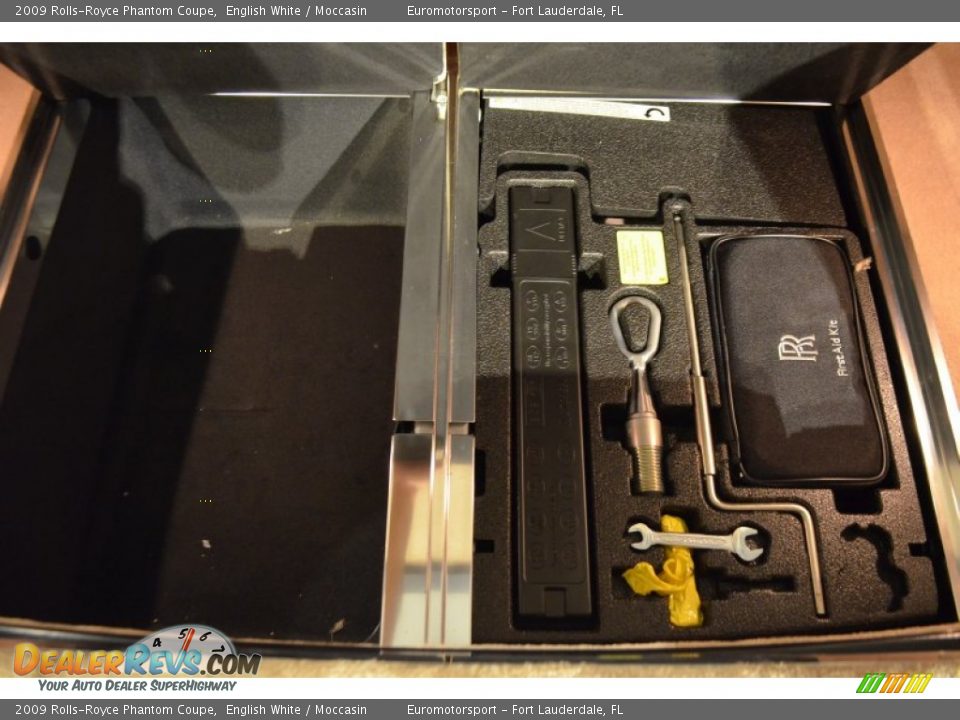 2009 Rolls-Royce Phantom Coupe English White / Moccasin Photo #73