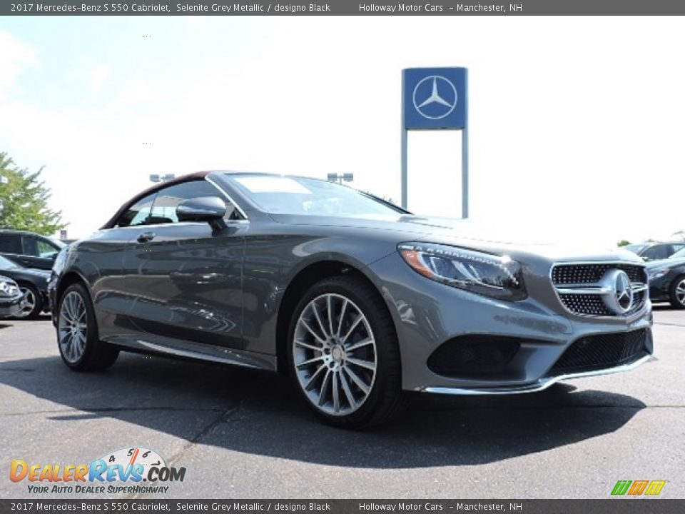 Front 3/4 View of 2017 Mercedes-Benz S 550 Cabriolet Photo #5