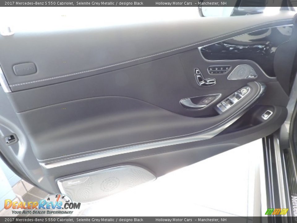 Door Panel of 2017 Mercedes-Benz S 550 Cabriolet Photo #19