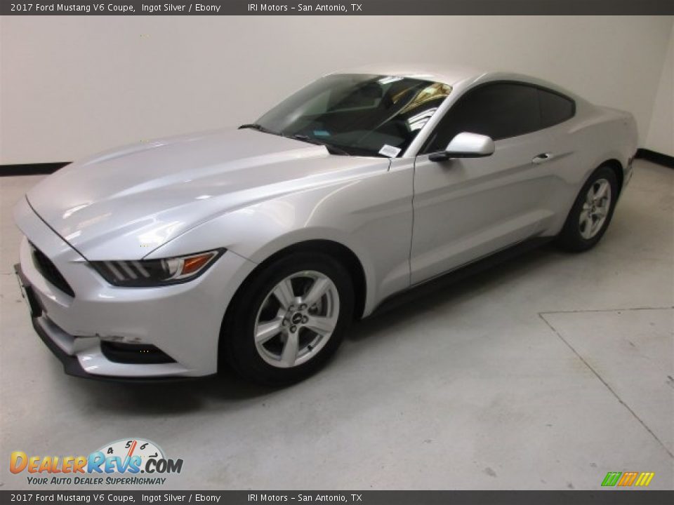 Front 3/4 View of 2017 Ford Mustang V6 Coupe Photo #3