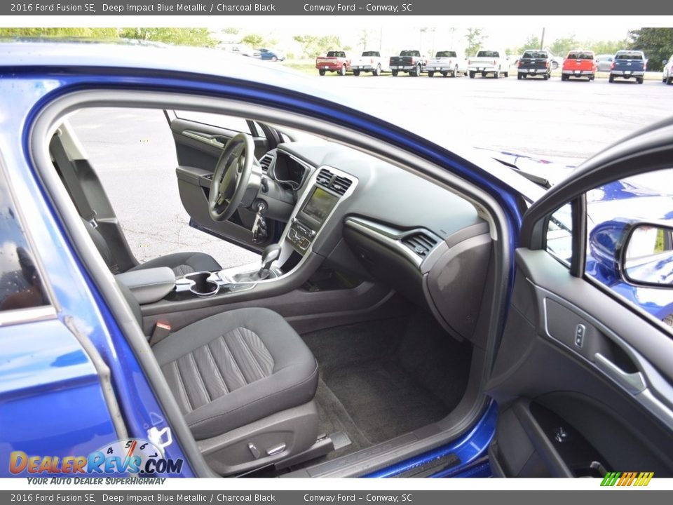 2016 Ford Fusion SE Deep Impact Blue Metallic / Charcoal Black Photo #28