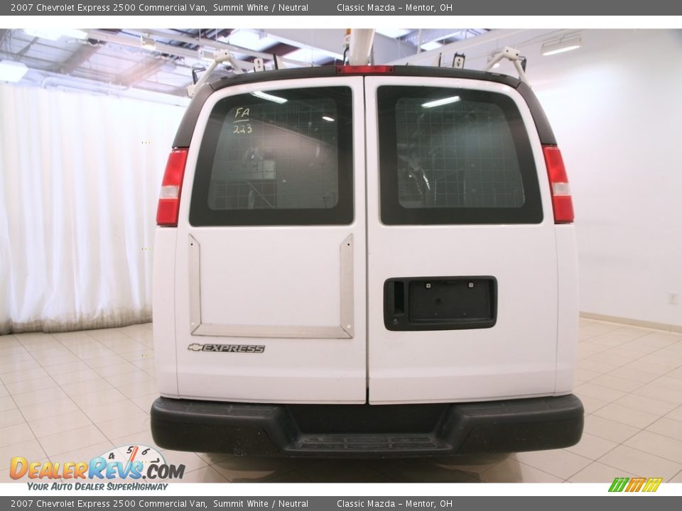 2007 Chevrolet Express 2500 Commercial Van Summit White / Neutral Photo #11
