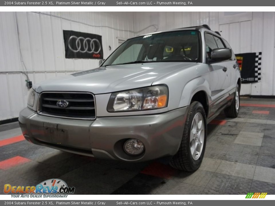 2004 Subaru Forester 2.5 XS Platinum Silver Metallic / Gray Photo #3