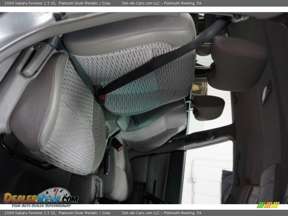 2004 Subaru Forester 2.5 XS Platinum Silver Metallic / Gray Photo #18