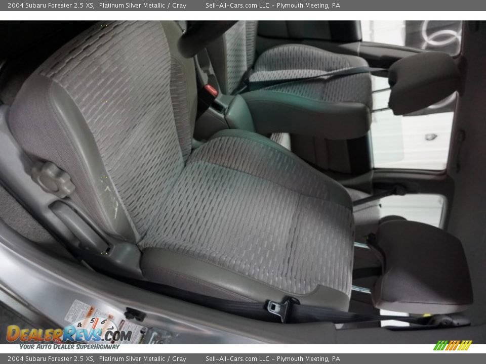 2004 Subaru Forester 2.5 XS Platinum Silver Metallic / Gray Photo #24