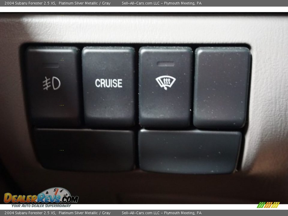 2004 Subaru Forester 2.5 XS Platinum Silver Metallic / Gray Photo #34