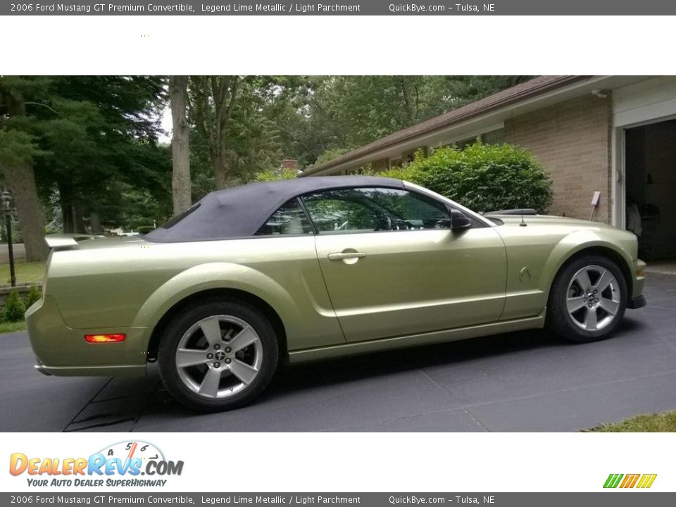 2006 Ford Mustang GT Premium Convertible Legend Lime Metallic / Light Parchment Photo #9