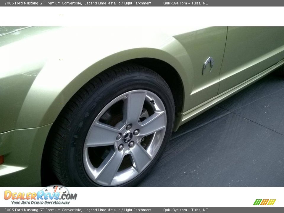 2006 Ford Mustang GT Premium Convertible Legend Lime Metallic / Light Parchment Photo #30
