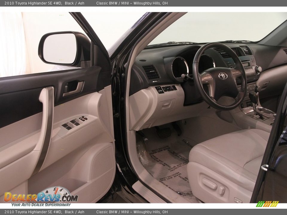 2010 Toyota Highlander SE 4WD Black / Ash Photo #5