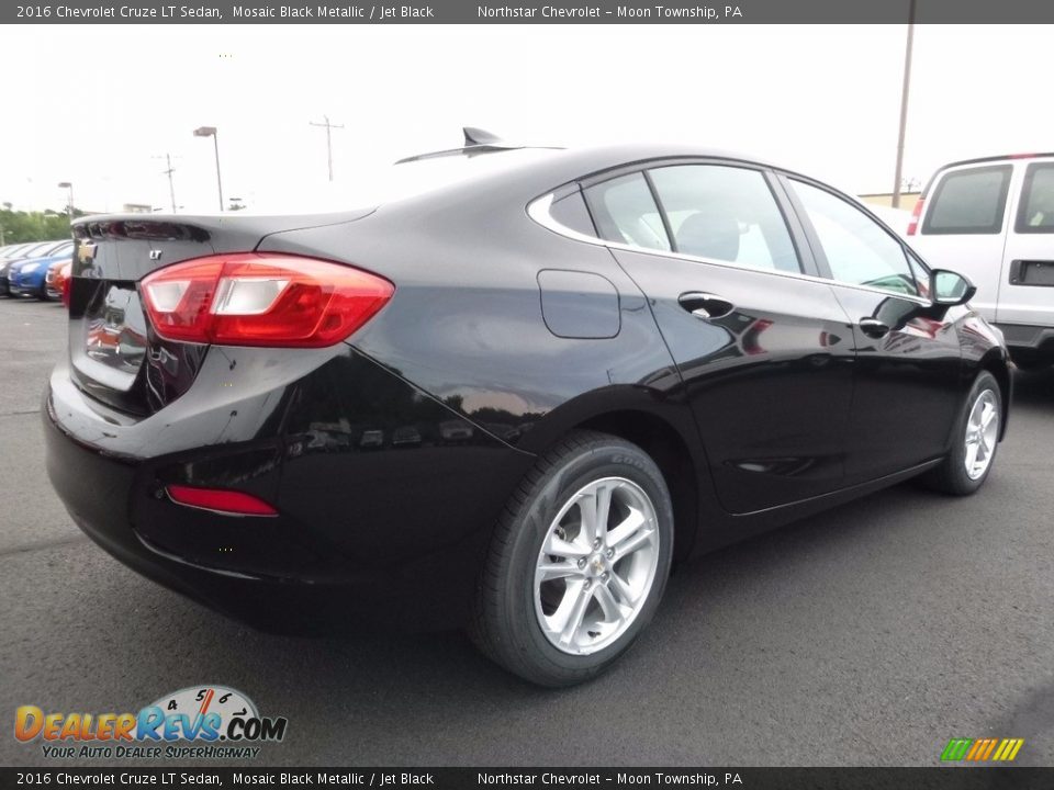 2016 Chevrolet Cruze LT Sedan Mosaic Black Metallic / Jet Black Photo #5