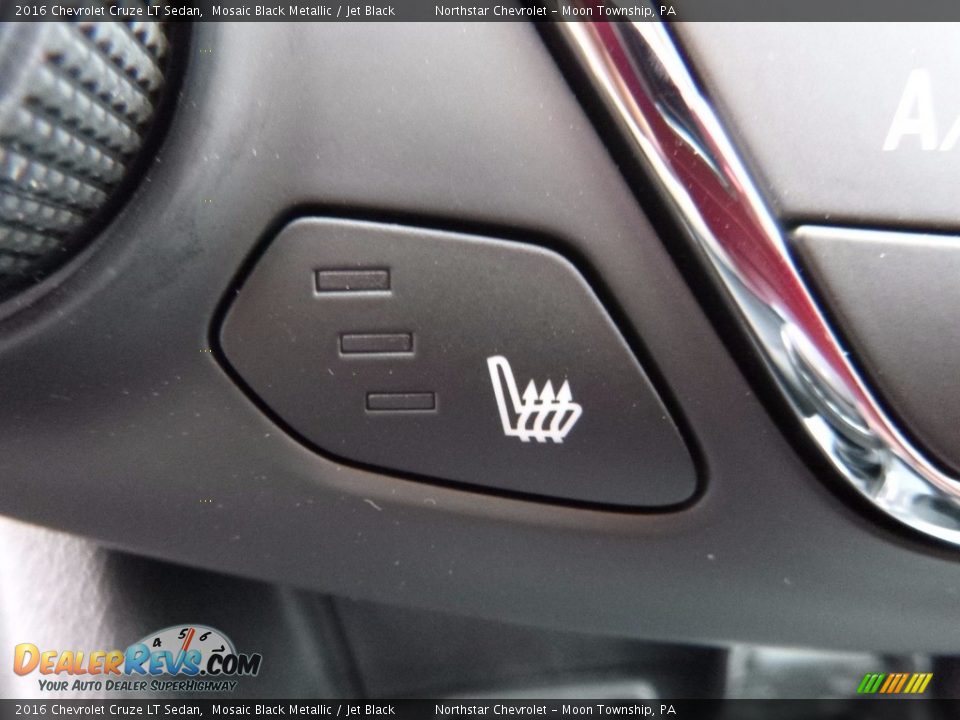 2016 Chevrolet Cruze LT Sedan Mosaic Black Metallic / Jet Black Photo #17