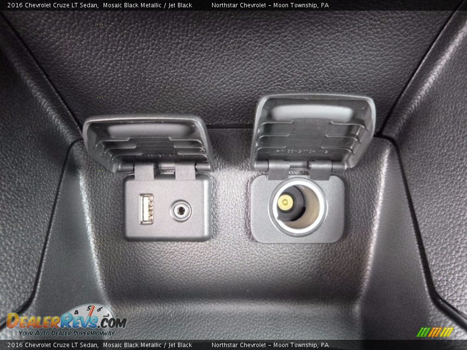 2016 Chevrolet Cruze LT Sedan Mosaic Black Metallic / Jet Black Photo #18