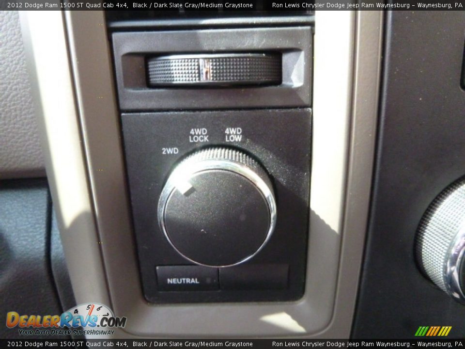 2012 Dodge Ram 1500 ST Quad Cab 4x4 Black / Dark Slate Gray/Medium Graystone Photo #20