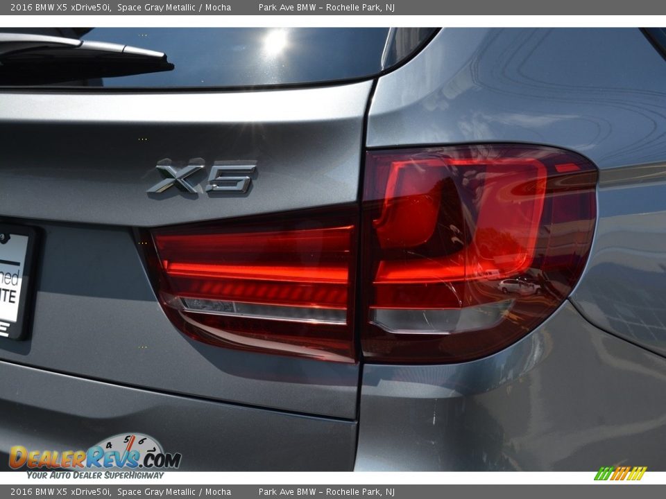 2016 BMW X5 xDrive50i Space Gray Metallic / Mocha Photo #24