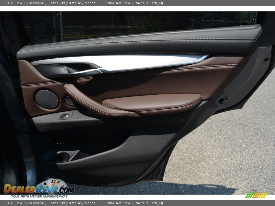 2016 BMW X5 xDrive50i Space Gray Metallic / Mocha Photo #25