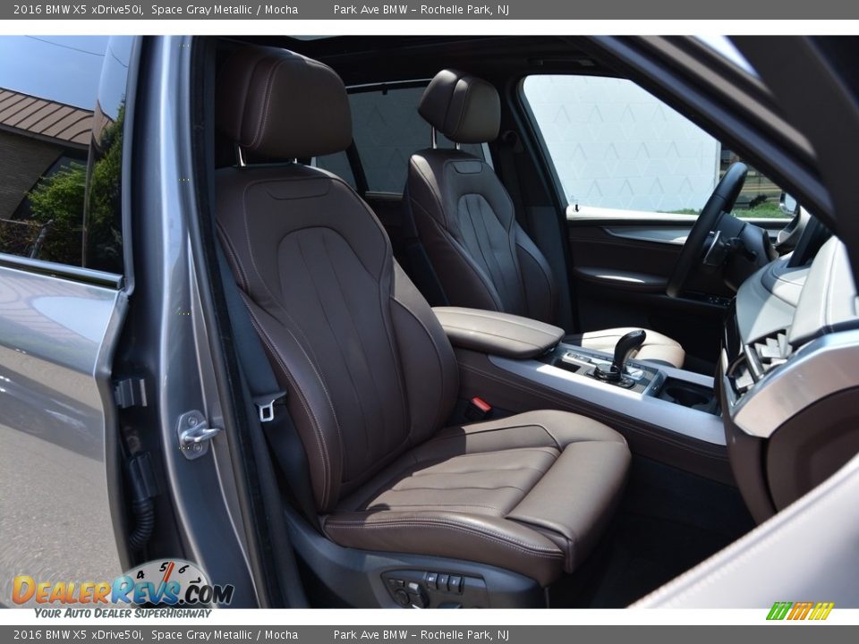 2016 BMW X5 xDrive50i Space Gray Metallic / Mocha Photo #30