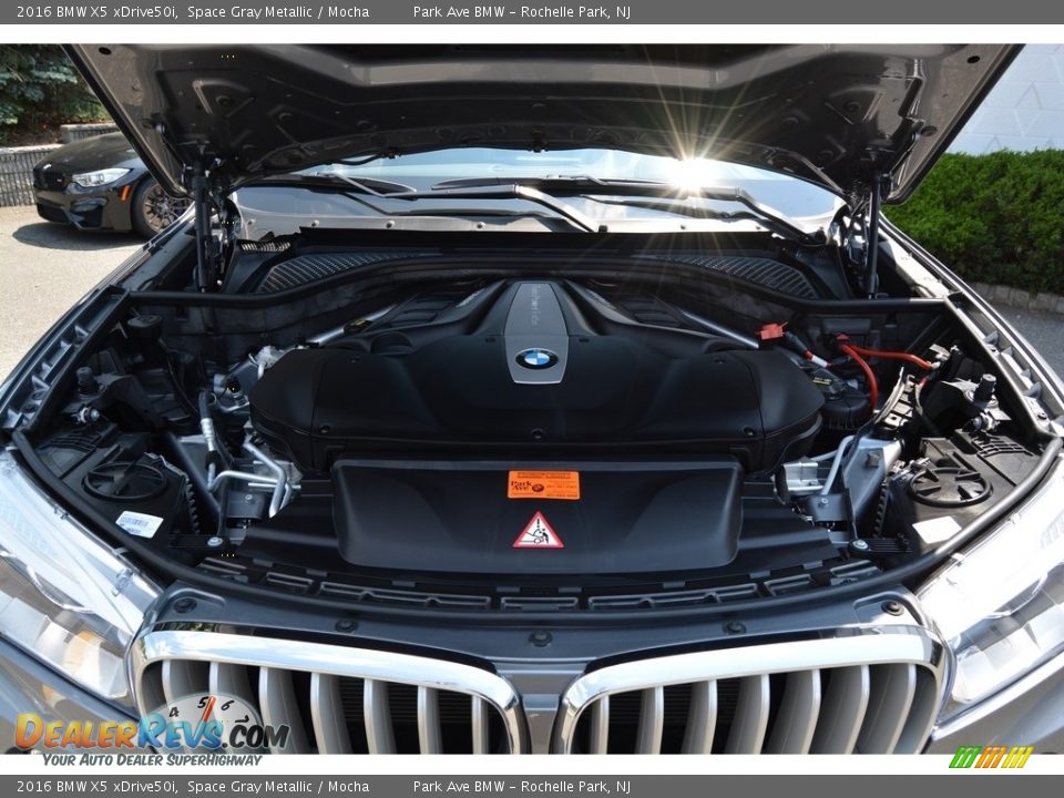 2016 BMW X5 xDrive50i Space Gray Metallic / Mocha Photo #31