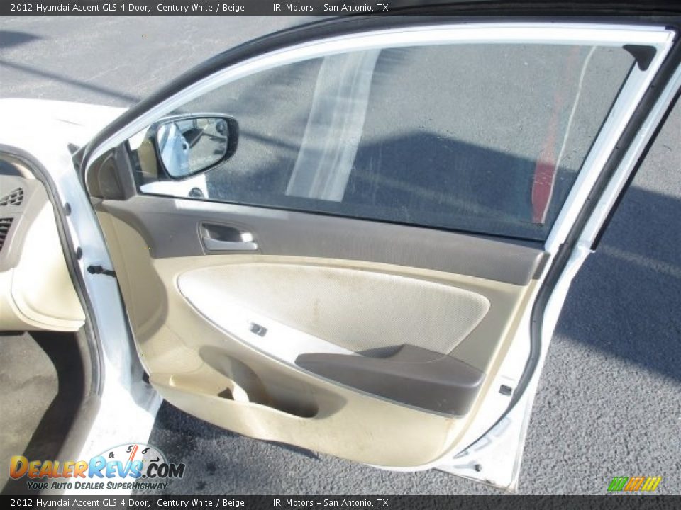 2012 Hyundai Accent GLS 4 Door Century White / Beige Photo #11