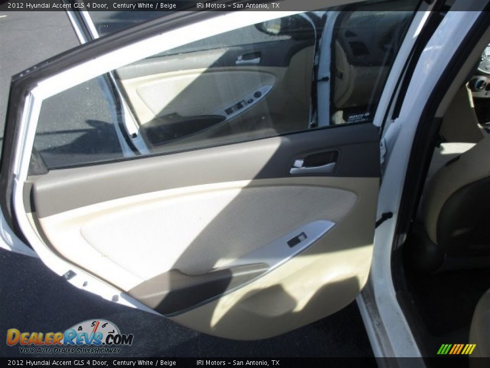 2012 Hyundai Accent GLS 4 Door Century White / Beige Photo #16