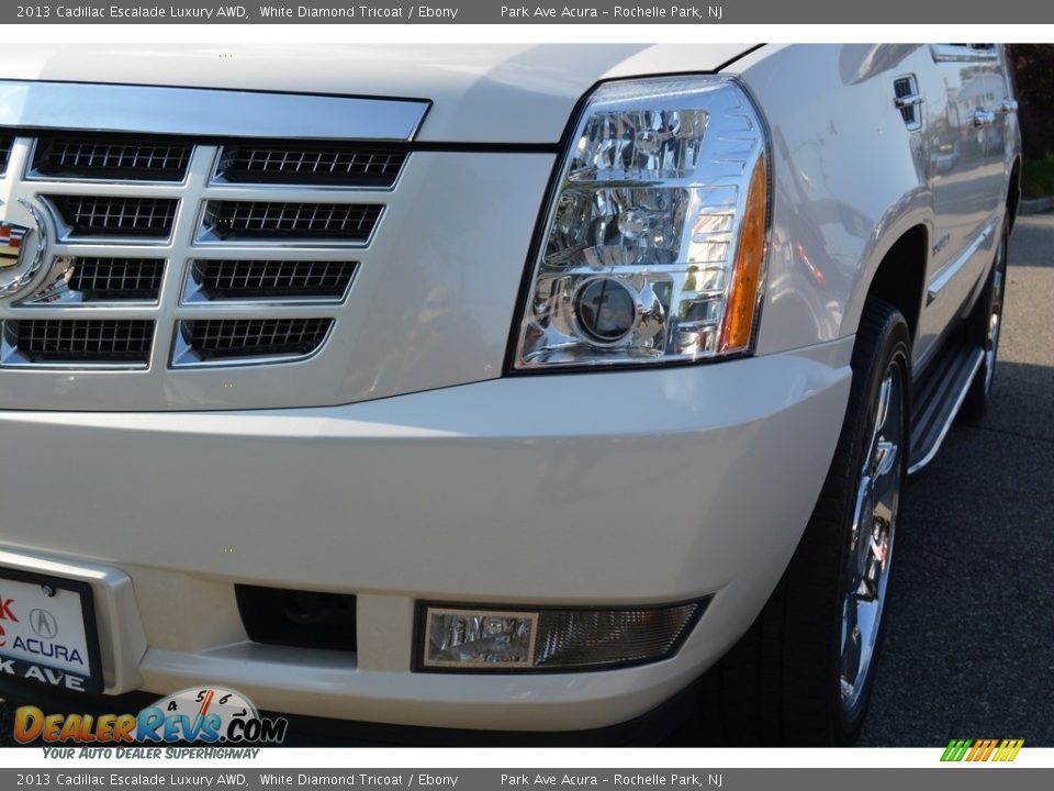 2013 Cadillac Escalade Luxury AWD White Diamond Tricoat / Ebony Photo #32