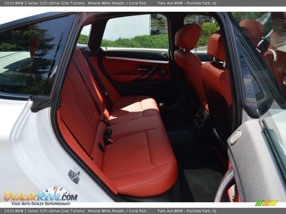 2016 BMW 3 Series 335i xDrive Gran Turismo Mineral White Metallic / Coral Red Photo #26