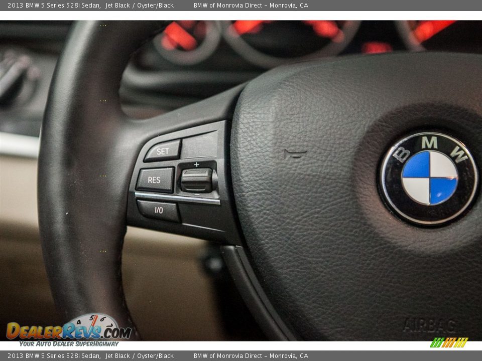 2013 BMW 5 Series 528i Sedan Jet Black / Oyster/Black Photo #17