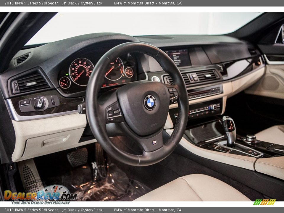 2013 BMW 5 Series 528i Sedan Jet Black / Oyster/Black Photo #19