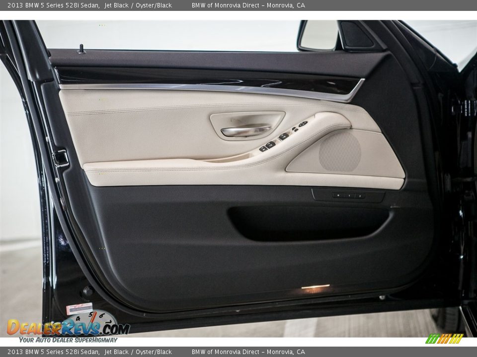 2013 BMW 5 Series 528i Sedan Jet Black / Oyster/Black Photo #22