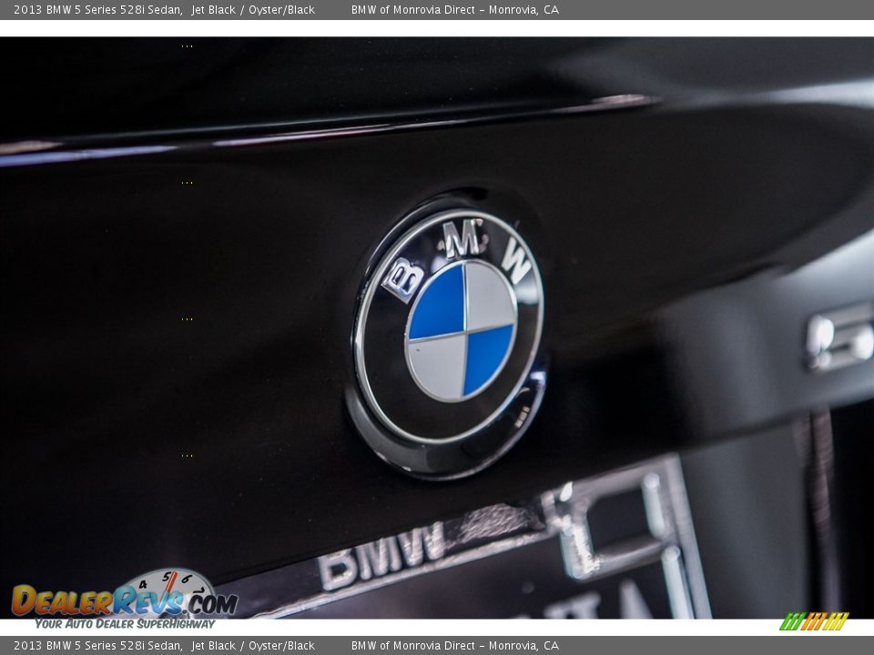 2013 BMW 5 Series 528i Sedan Jet Black / Oyster/Black Photo #30