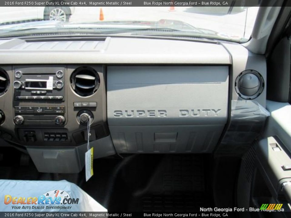 2016 Ford F250 Super Duty XL Crew Cab 4x4 Magnetic Metallic / Steel Photo #16