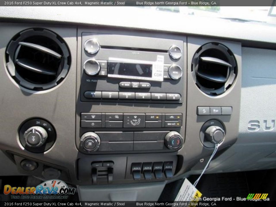 2016 Ford F250 Super Duty XL Crew Cab 4x4 Magnetic Metallic / Steel Photo #18
