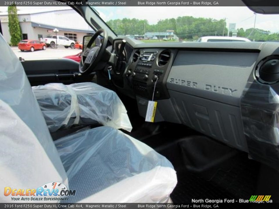 2016 Ford F250 Super Duty XL Crew Cab 4x4 Magnetic Metallic / Steel Photo #23