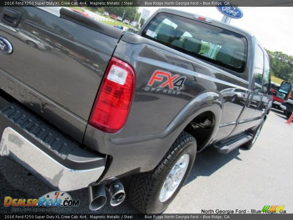 2016 Ford F250 Super Duty XL Crew Cab 4x4 Magnetic Metallic / Steel Photo #26
