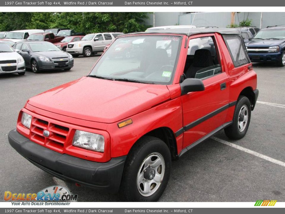 Front 3/4 View of 1997 Geo Tracker Soft Top 4x4 Photo #1