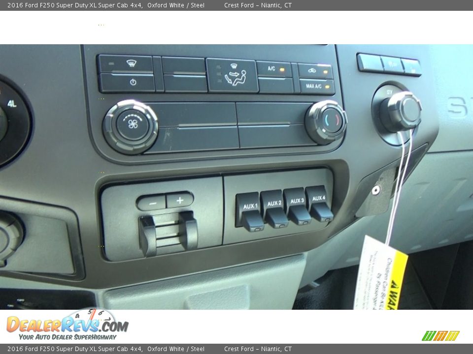 2016 Ford F250 Super Duty XL Super Cab 4x4 Oxford White / Steel Photo #14