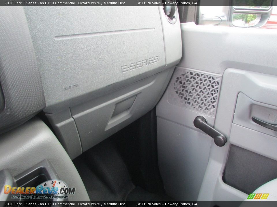 2010 Ford E Series Van E150 Commercial Oxford White / Medium Flint Photo #25