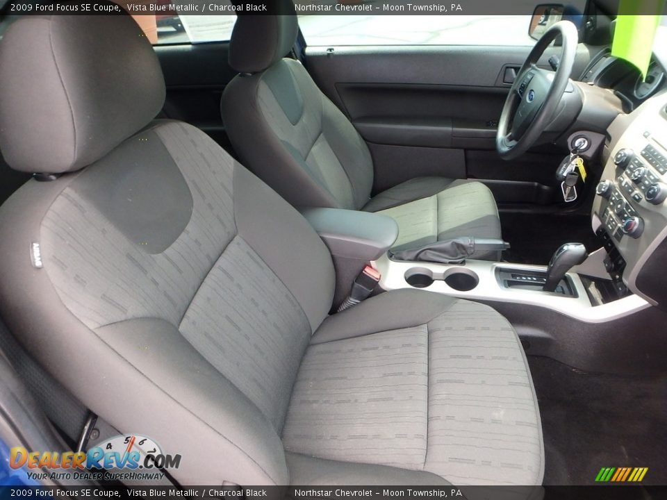 2009 Ford Focus SE Coupe Vista Blue Metallic / Charcoal Black Photo #17