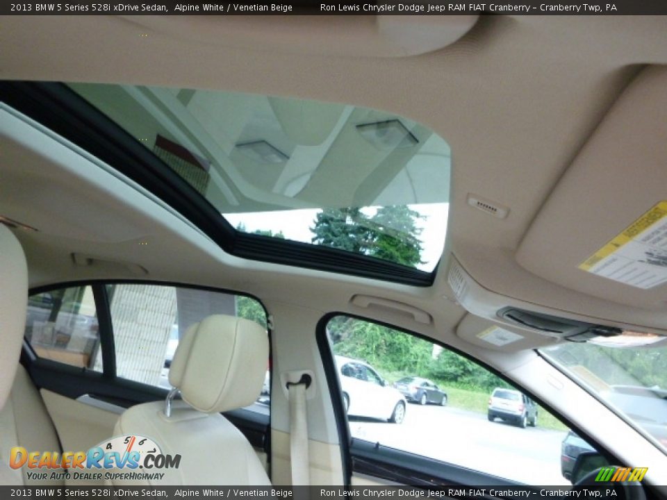 2013 BMW 5 Series 528i xDrive Sedan Alpine White / Venetian Beige Photo #6