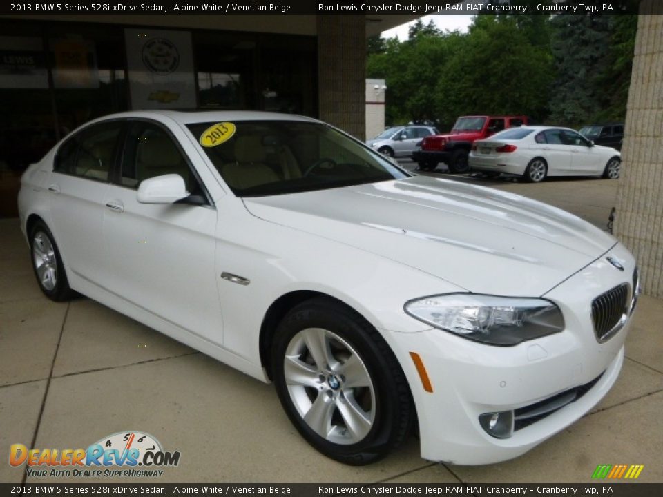 2013 BMW 5 Series 528i xDrive Sedan Alpine White / Venetian Beige Photo #8