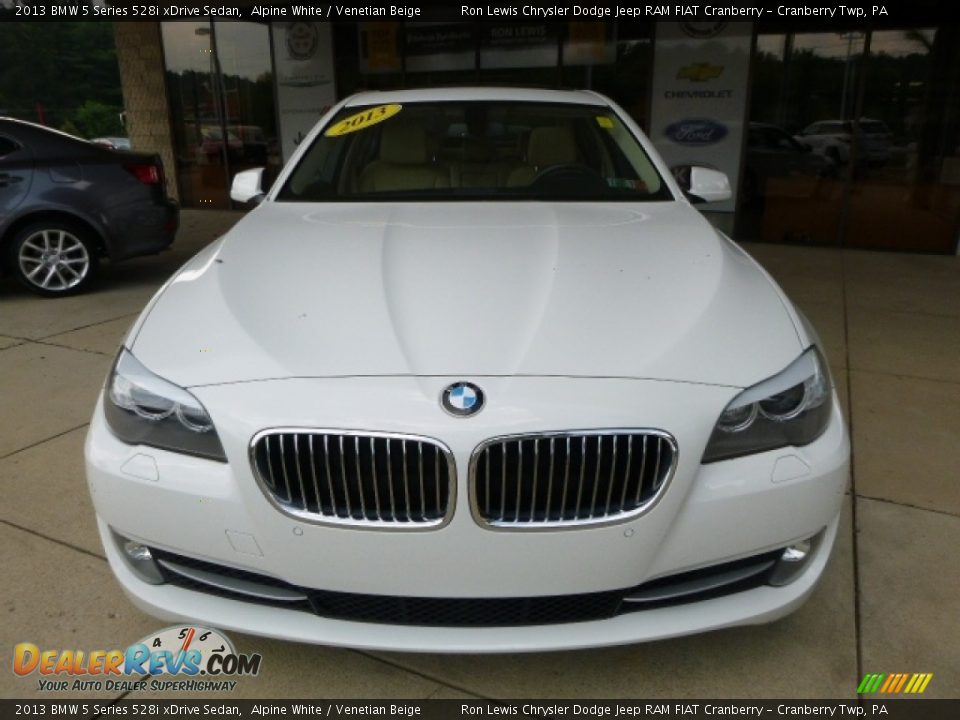 2013 BMW 5 Series 528i xDrive Sedan Alpine White / Venetian Beige Photo #12