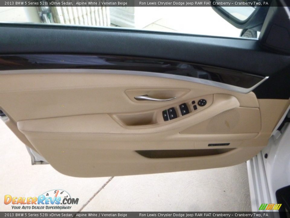 2013 BMW 5 Series 528i xDrive Sedan Alpine White / Venetian Beige Photo #14
