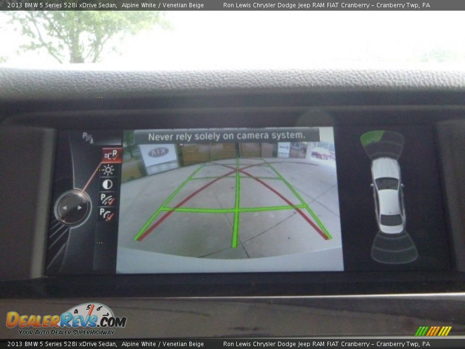 2013 BMW 5 Series 528i xDrive Sedan Alpine White / Venetian Beige Photo #17