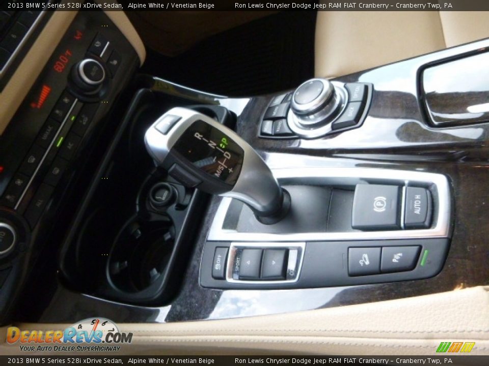 2013 BMW 5 Series 528i xDrive Sedan Alpine White / Venetian Beige Photo #20