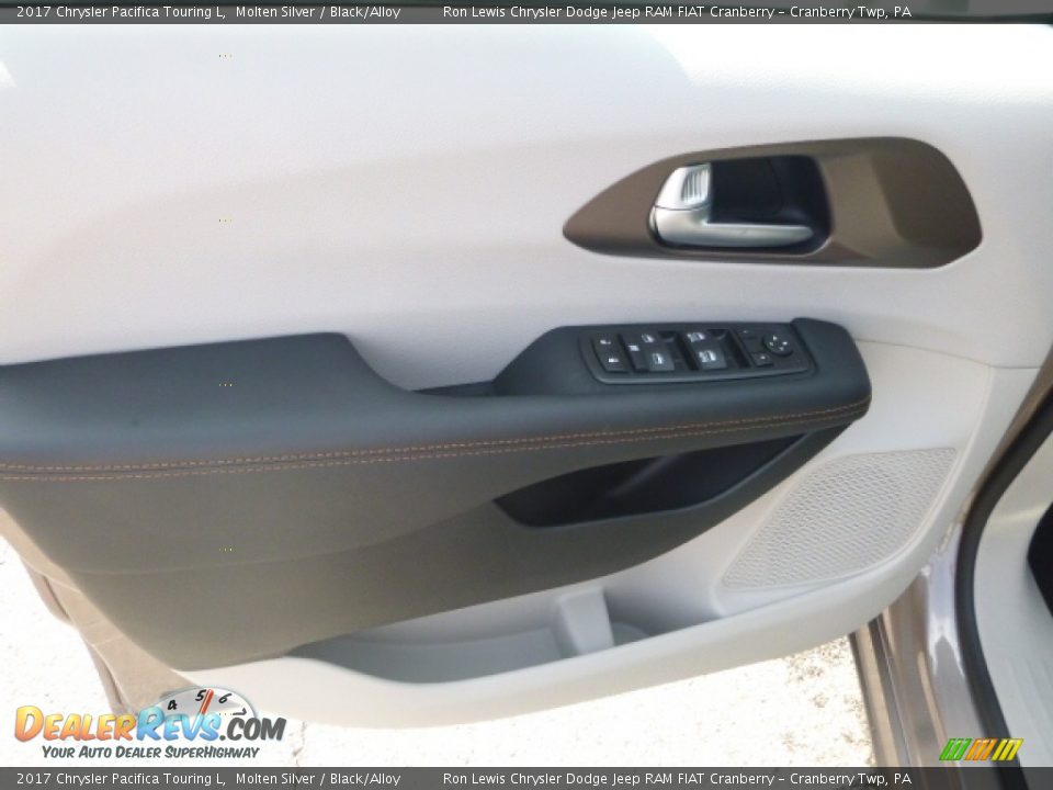 2017 Chrysler Pacifica Touring L Molten Silver / Black/Alloy Photo #14
