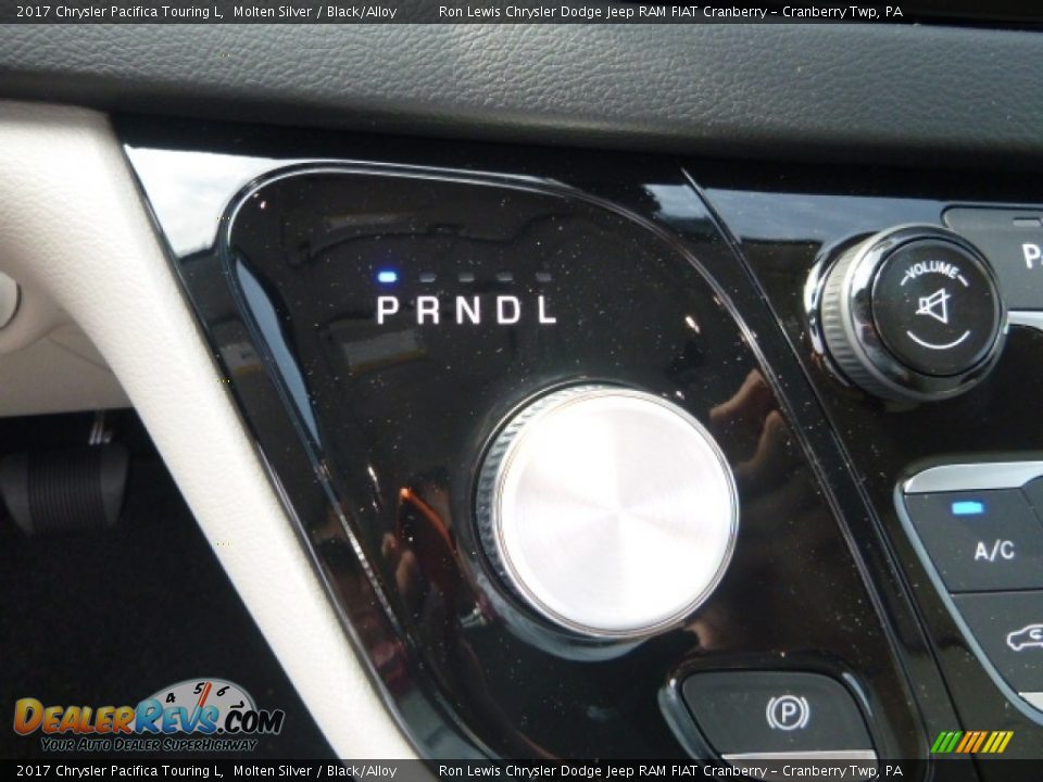 2017 Chrysler Pacifica Touring L Molten Silver / Black/Alloy Photo #19